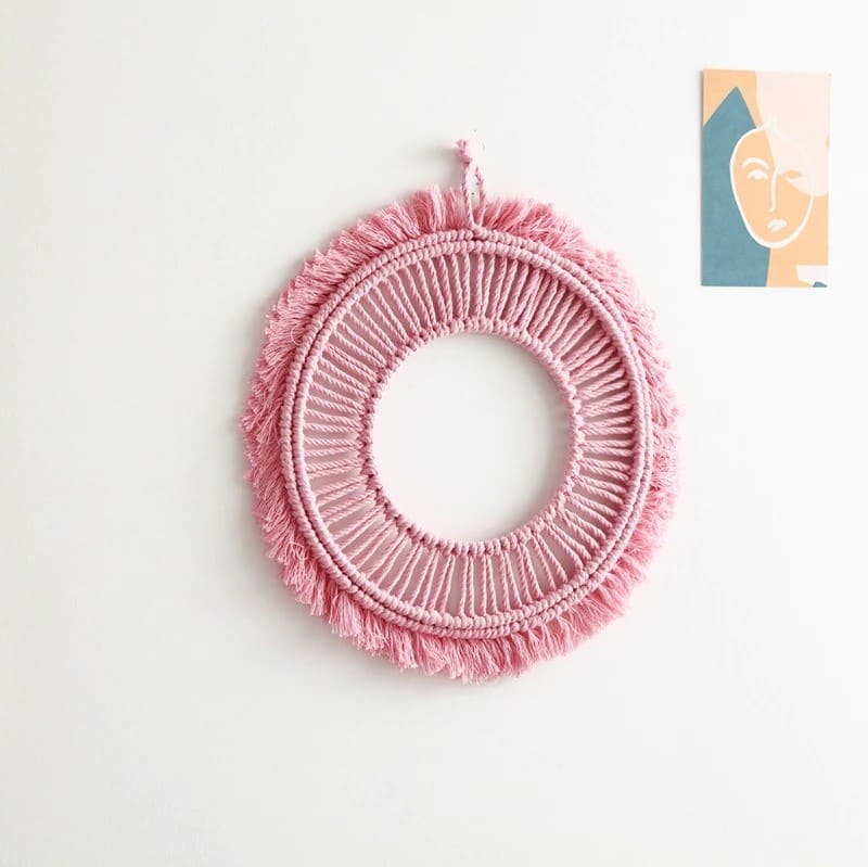 Cadre Macramé Miroir Rose en Macramé Élégant